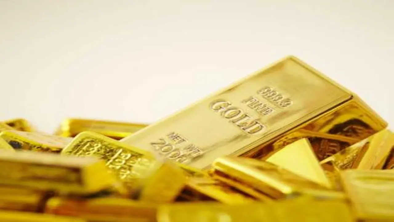 الذهب يواصل تراجعه للأسبوع الثالث على التوالي وسط حالة من الترقب بالأسواق